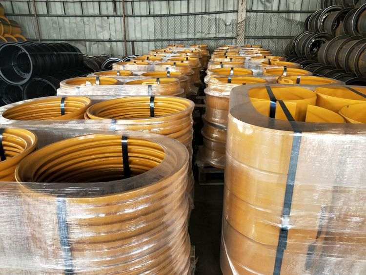 非公路重型矿用汽车车轮.jpg